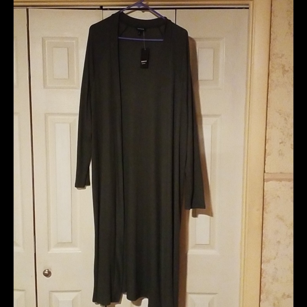 Womens Long Torrid Sweater Size 2..Olive Green